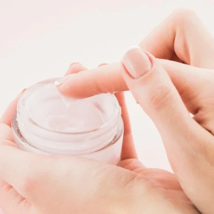 tips memilih produk skincare yang aman untuk kulit sensitif